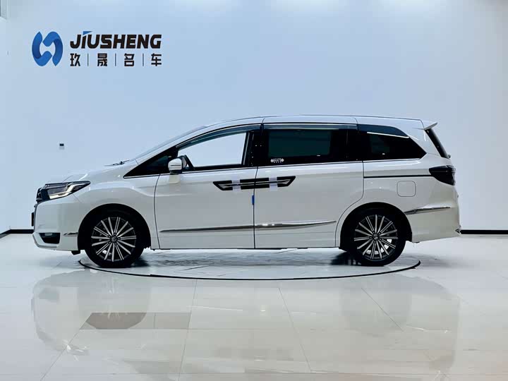 Фото 3 - Honda Elysion