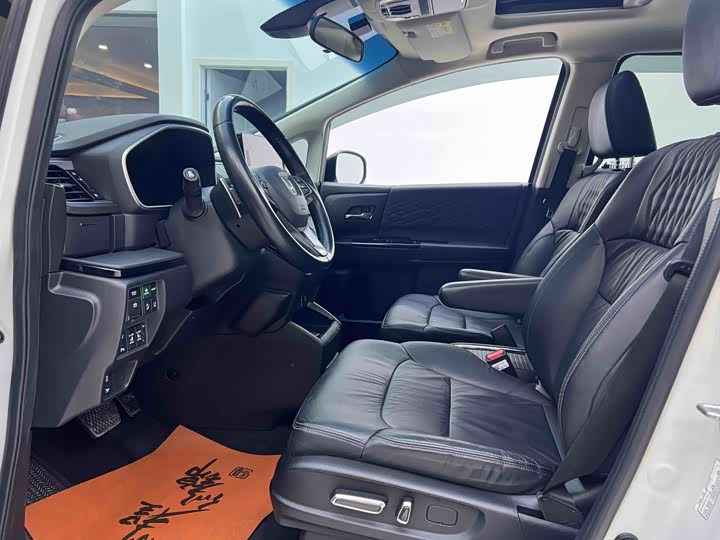 Фото 4 - Honda Elysion