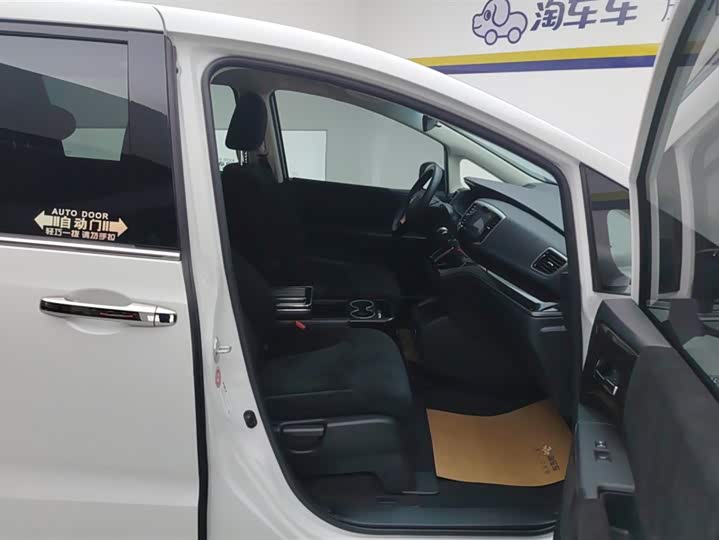 Фото 8 - Honda Odyssey