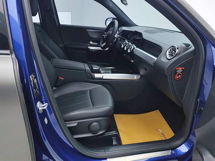 Фото 8 - Mercedes-Benz GLB-Class