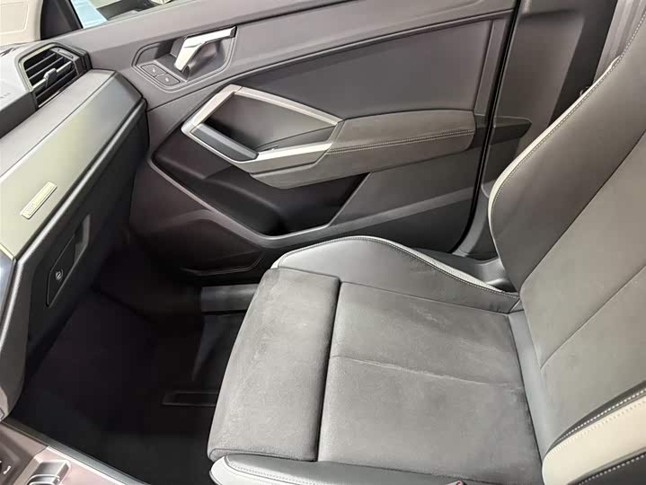 Фото 7 - Audi Q3