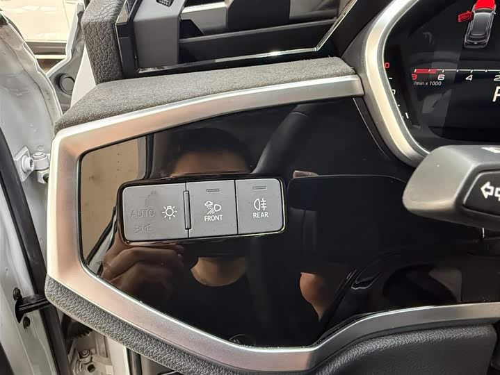 Фото 8 - Audi Q3