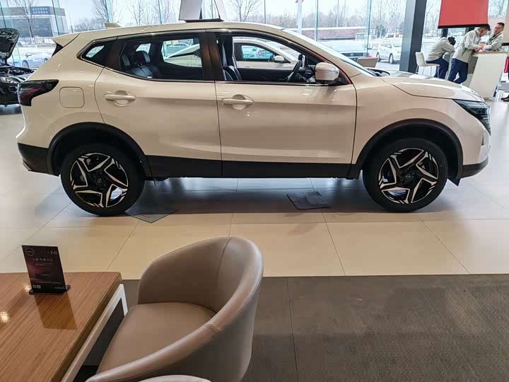 Фото 4 - Nissan Qashqai