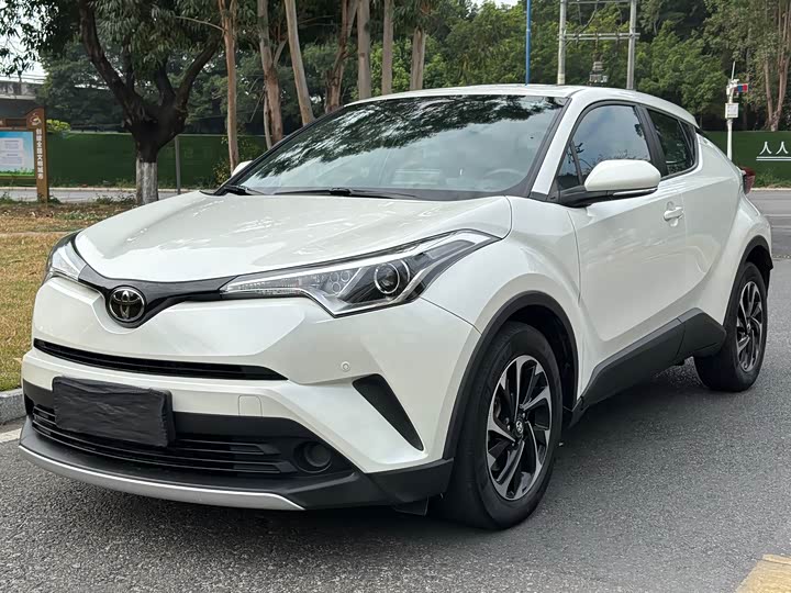 Фото 3 - Toyota Izoa