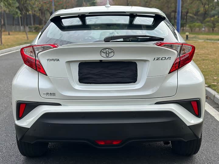 Фото 4 - Toyota Izoa