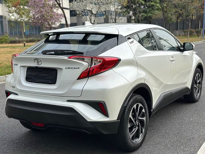 Фото 5 - Toyota Izoa