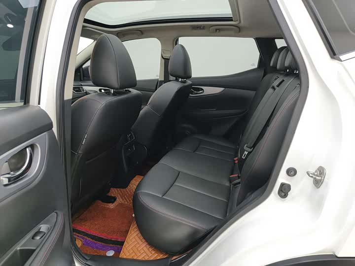 Фото 8 - Nissan Qashqai