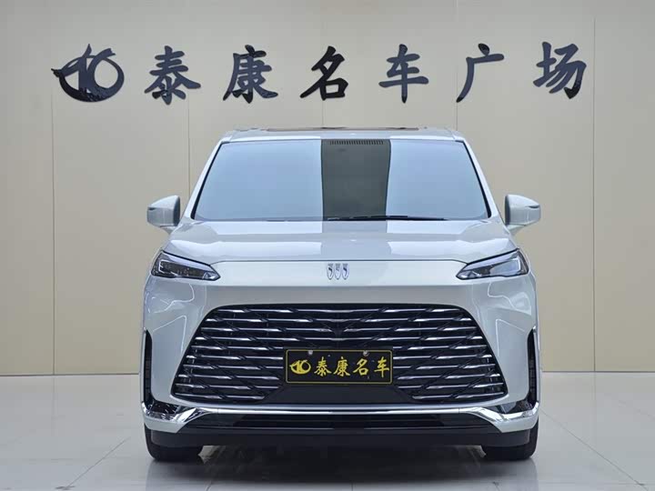 Фото 2 - Buick GL8 ES