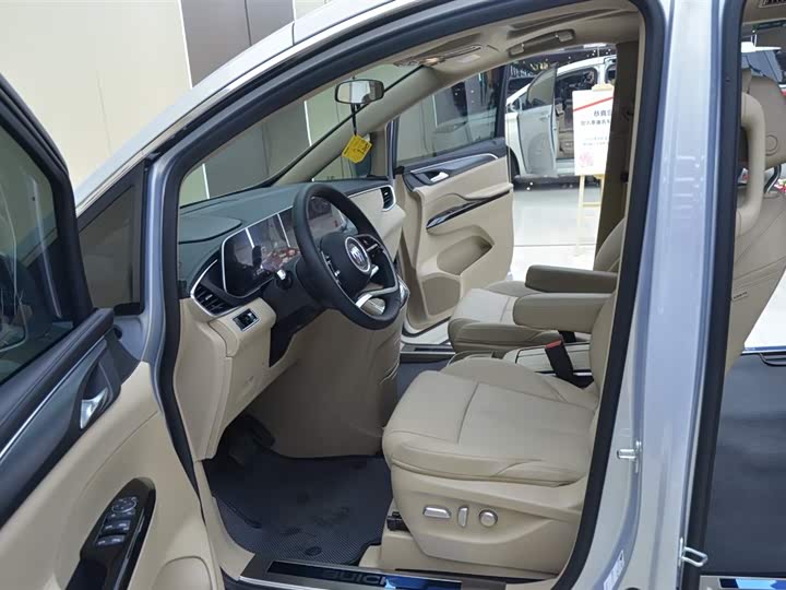 Фото 4 - Buick GL8 ES