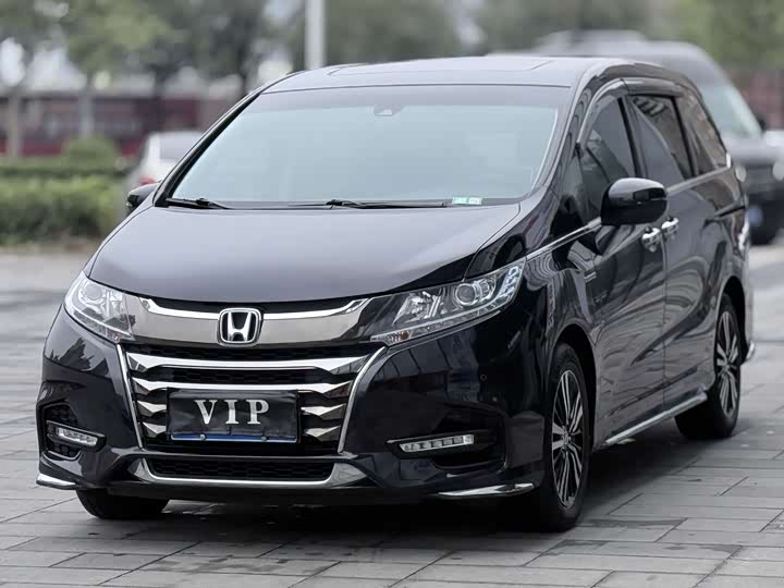 Фото 1 - Honda Odyssey