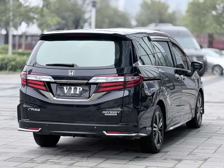 Фото 3 - Honda Odyssey