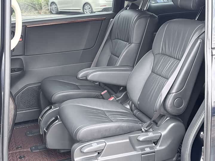 Фото 7 - Honda Odyssey