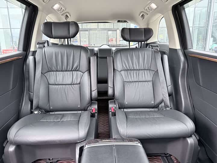 Фото 9 - Honda Odyssey