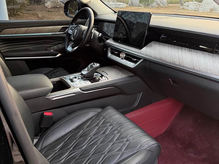 Фото 4 - Tank 500 Hybrid