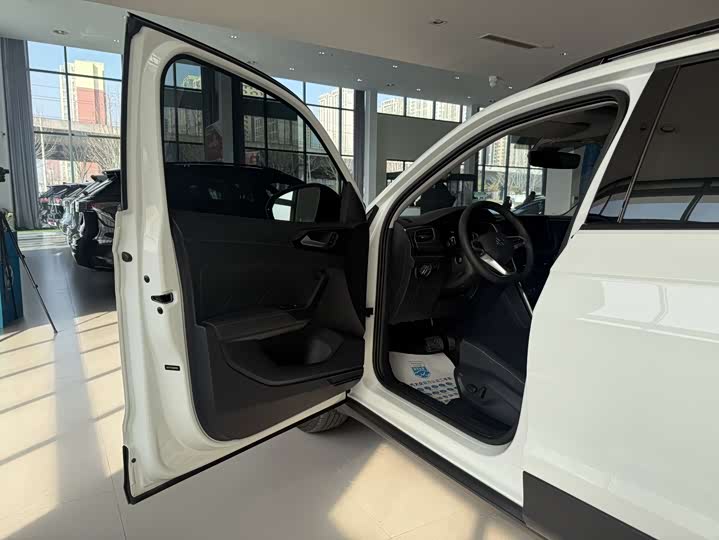 Фото 7 - Volkswagen Tharu