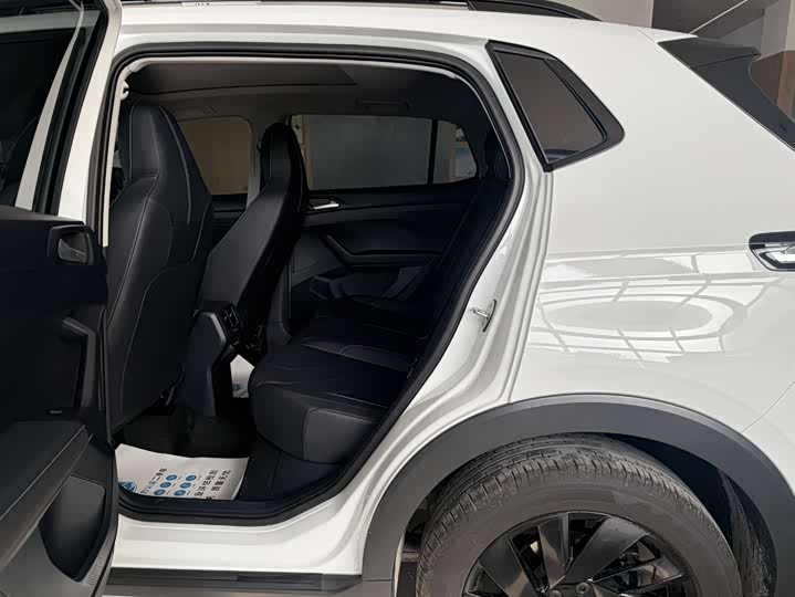 Фото 9 - Volkswagen Tharu