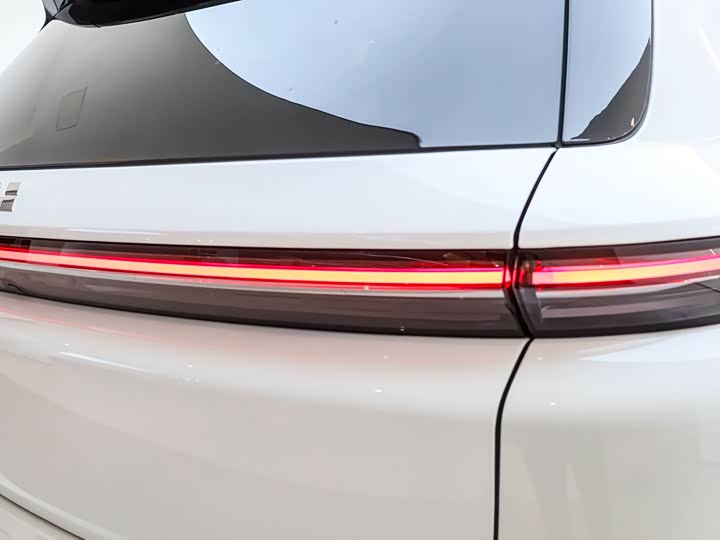 Фото 6 - LiXiang L8