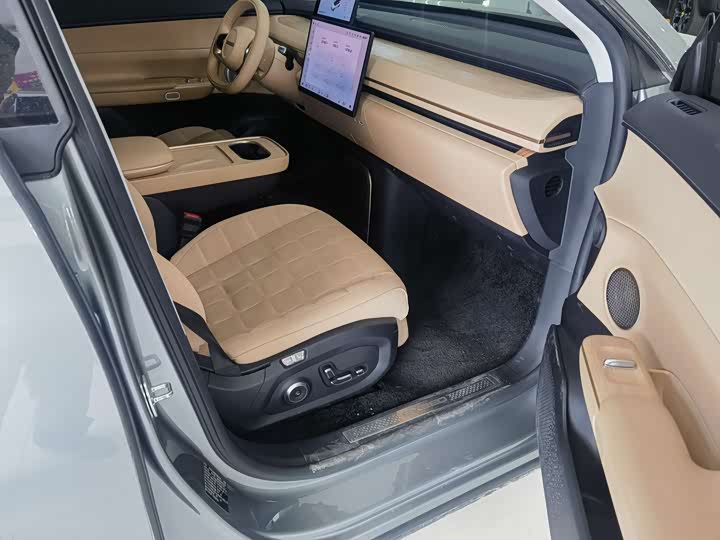 Фото 8 - Exeed Sterra ET