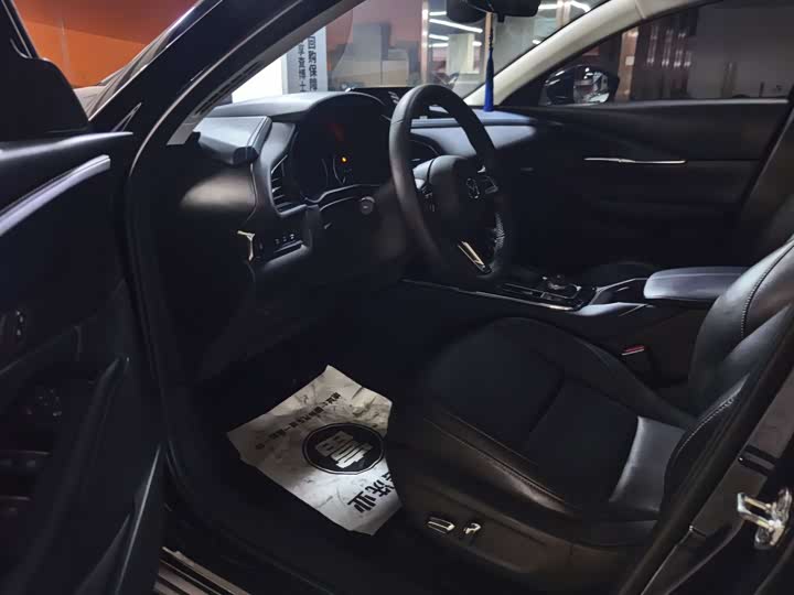 Фото 4 - Mazda CX-30