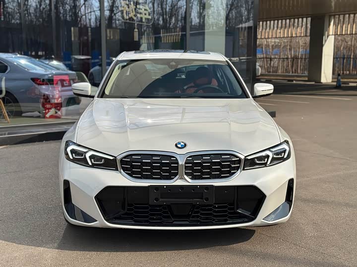 Photo 2 - BMW 3 Series