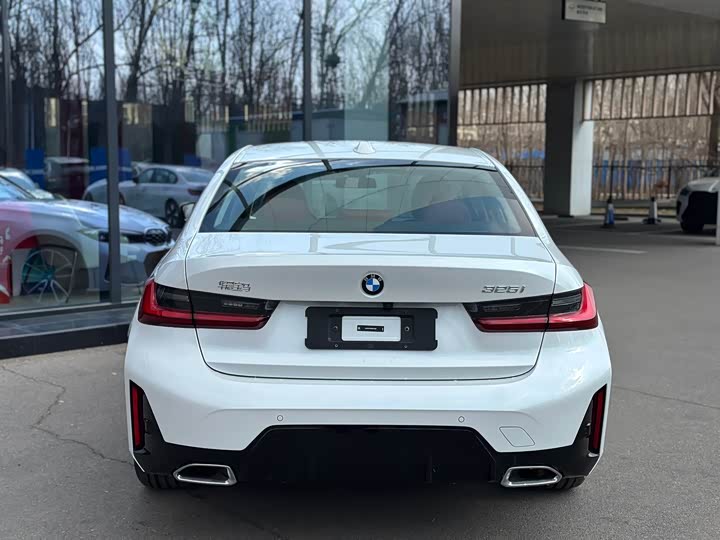 Photo 5 - BMW 3 Series