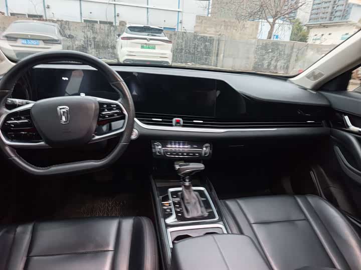 Фото 6 - Bestune B70