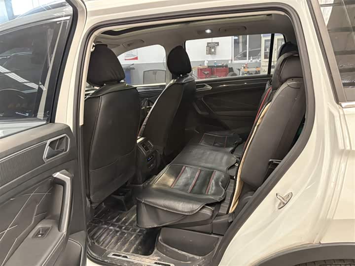 Фото 6 - Volkswagen Tiguan L Pro