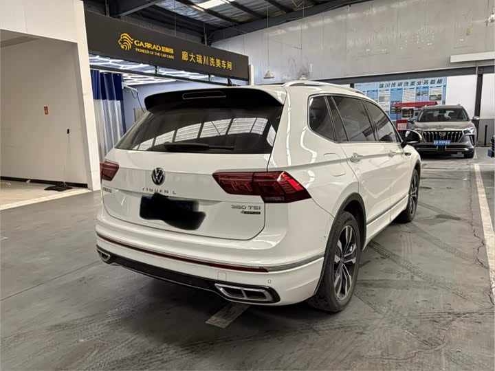 Фото 9 - Volkswagen Tiguan L Pro