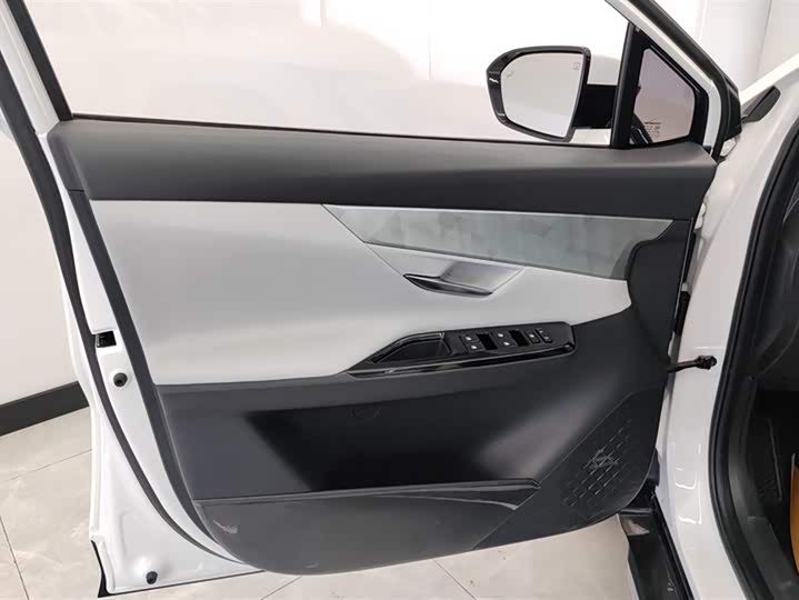 Photo 7 - Changan UNI-T