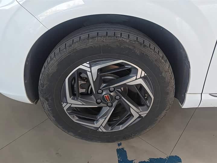 Фото 6 - Hongqi HS3