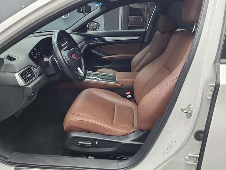 Фото 9 - Honda Inspire