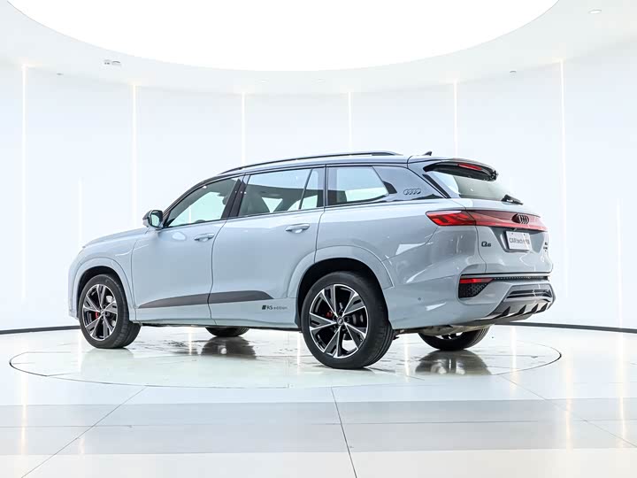 Фото 7 - Audi Q6