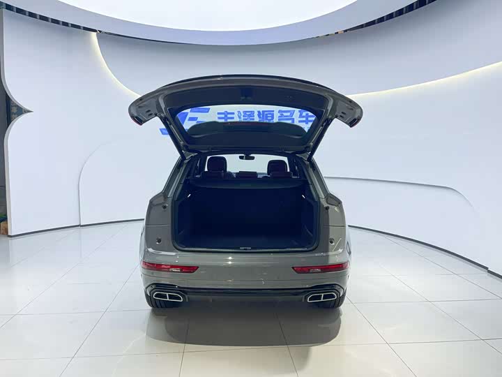 Фото 6 - Audi Q5L