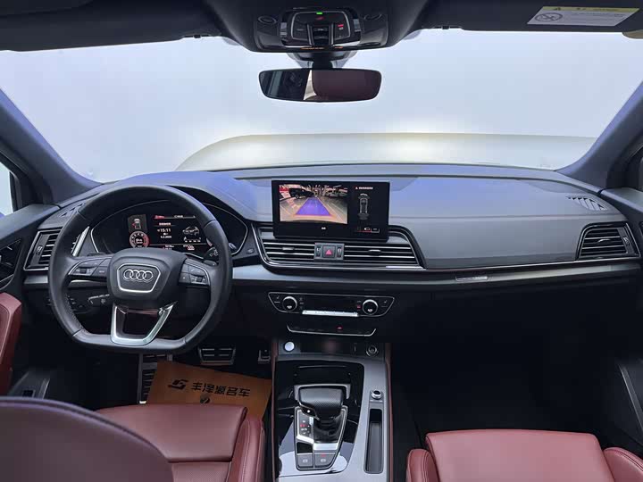 Фото 9 - Audi Q5L