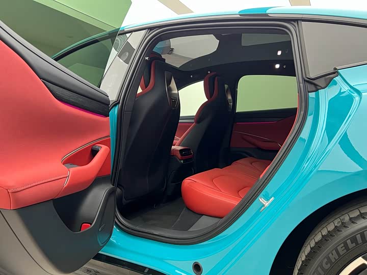 Фото 8 - Xiaomi SU7