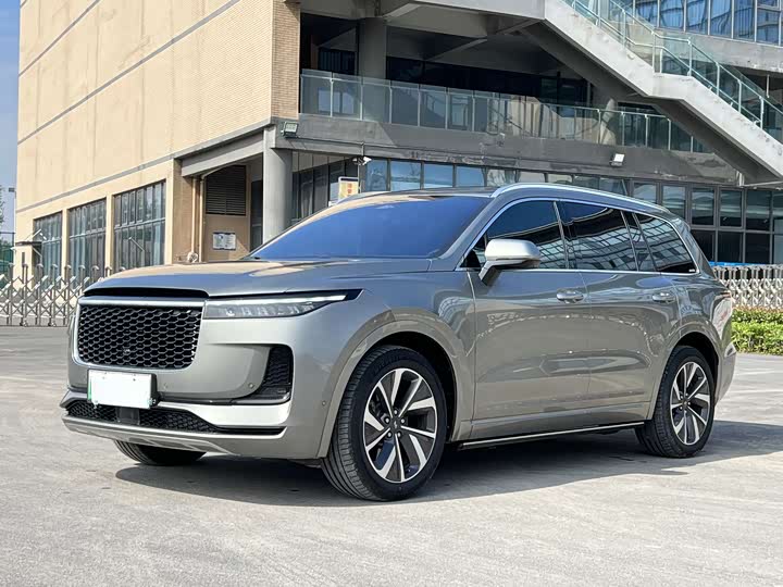 Фото 1 - LiXiang One