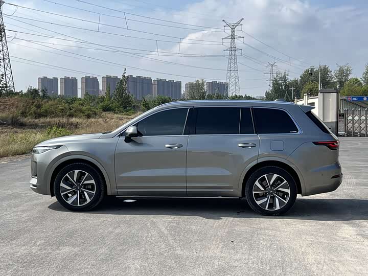 Фото 8 - LiXiang One