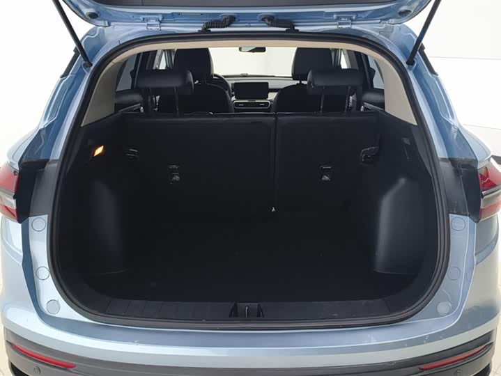 Фото 4 - Geely Coolray