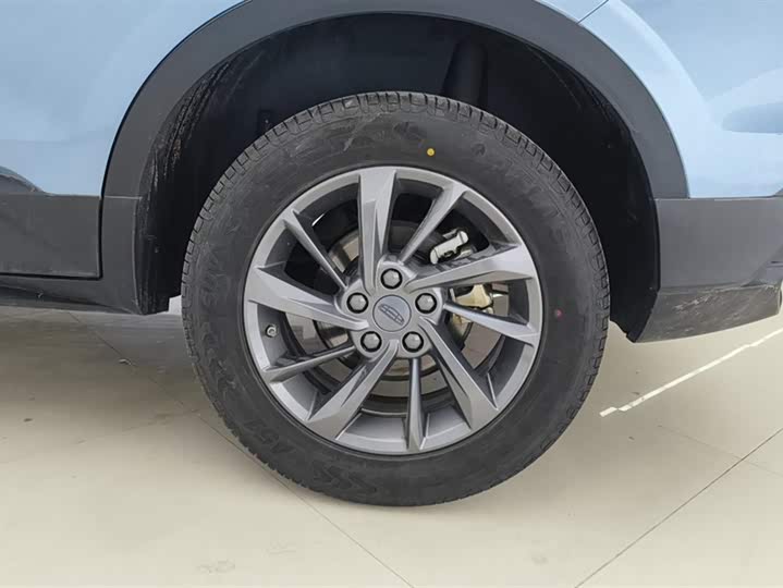 Фото 6 - Geely Coolray