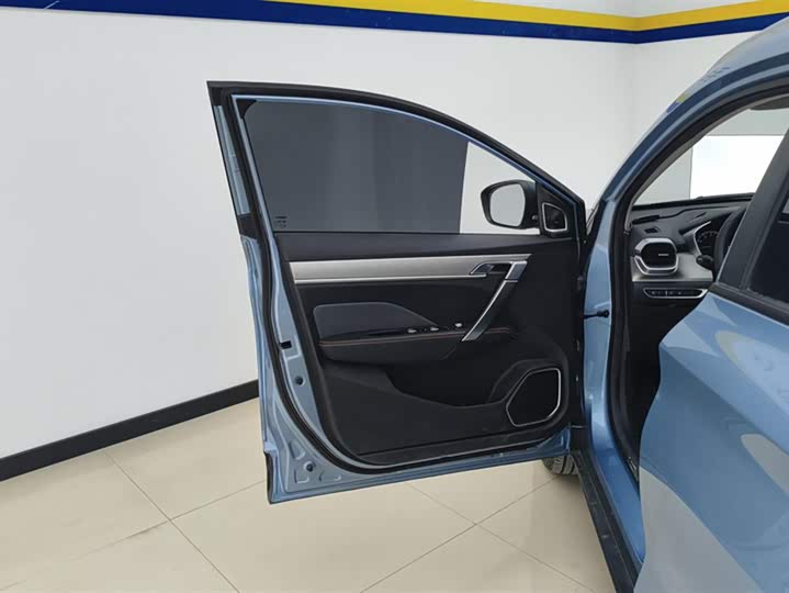 Фото 7 - Geely Coolray