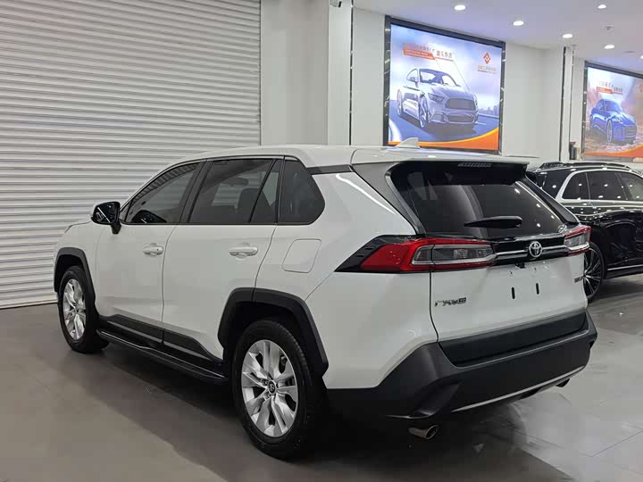 Фото 3 - Toyota Wildlander