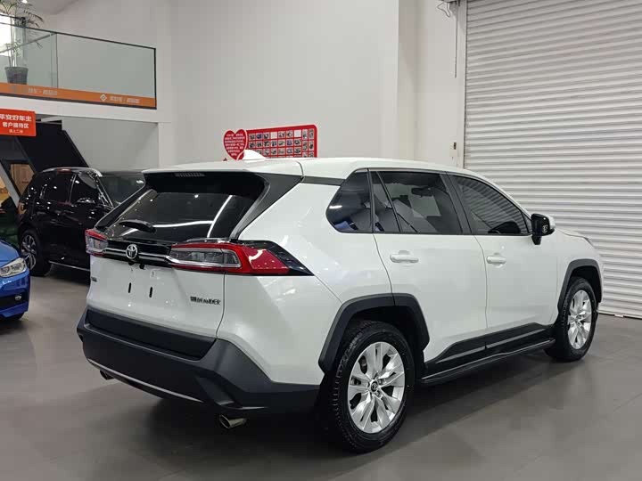 Фото 4 - Toyota Wildlander