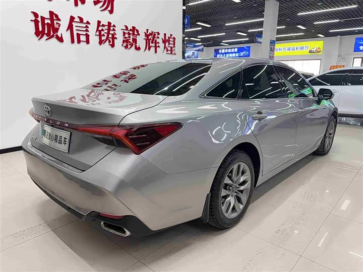 Фото 5 - Toyota Avalon