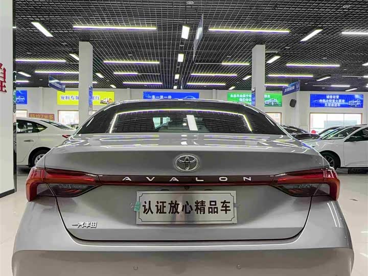 Фото 6 - Toyota Avalon