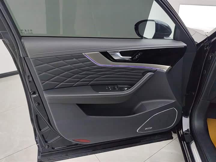 Photo 7 - Hongqi HS5