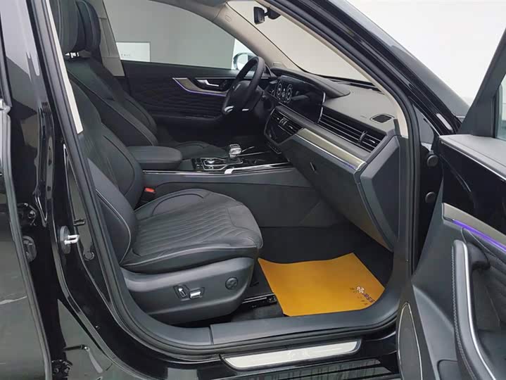 Photo 8 - Hongqi HS5