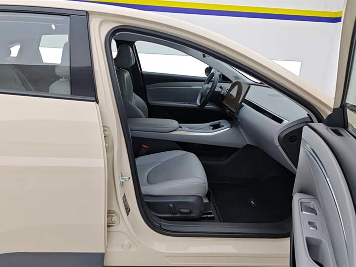 Фото 8 - XPeng Mona M03