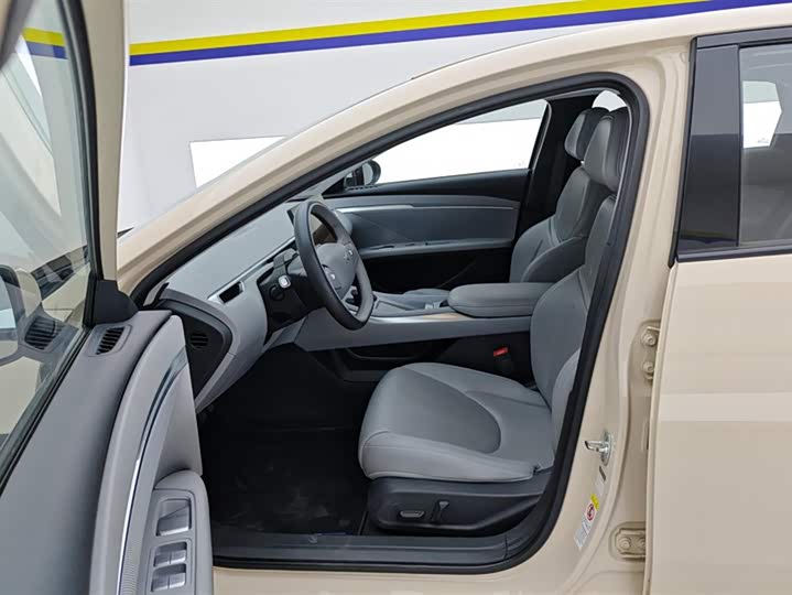 Фото 9 - XPeng Mona M03