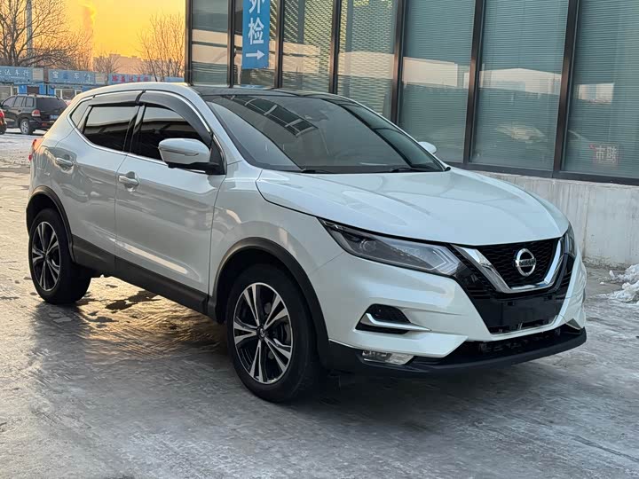Фото 2 - Nissan Qashqai