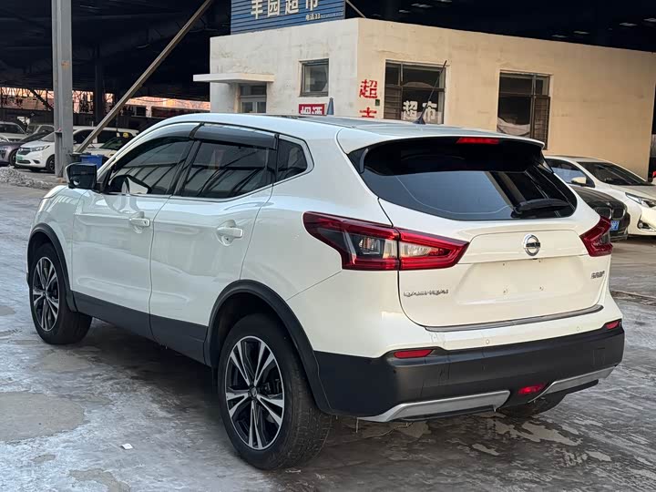 Фото 4 - Nissan Qashqai